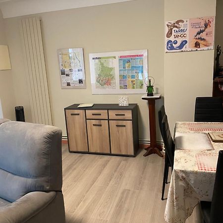 Chez Line Et Francis Apartment Tarbes Ngoại thất bức ảnh
